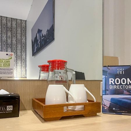 Hotel 88 Embong Malang Tunjungan Surabaya By Wh - Breakfast With The Best View On The Highest Floor And Strategic Location In The City Center Zewnętrze zdjęcie