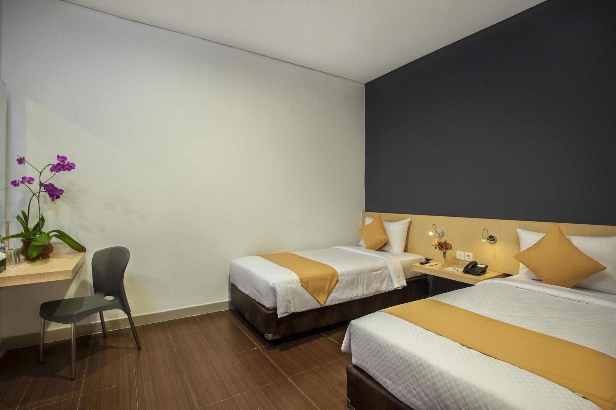 Hotel 88 Embong Malang Tunjungan Surabaya By Wh - Breakfast With The Best View On The Highest Floor And Strategic Location In The City Center Zewnętrze zdjęcie