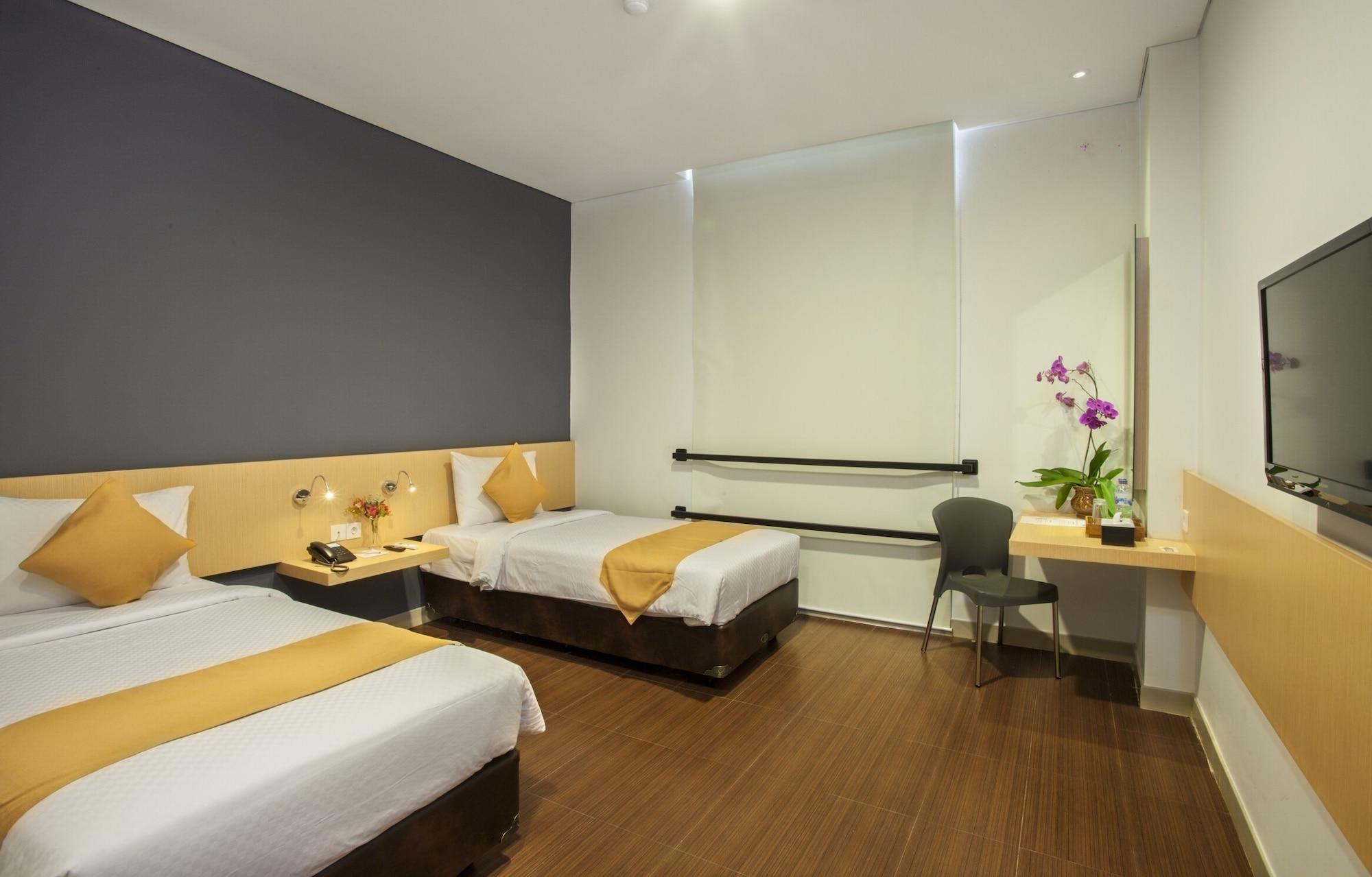 Hotel 88 Embong Malang Tunjungan Surabaya By Wh - Breakfast With The Best View On The Highest Floor And Strategic Location In The City Center Zewnętrze zdjęcie