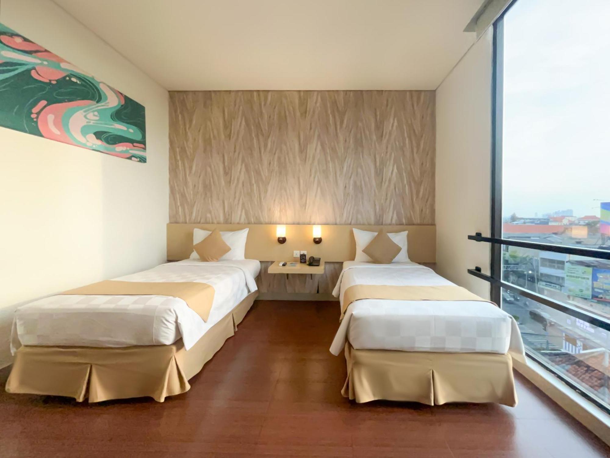 Hotel 88 Embong Malang Tunjungan Surabaya By Wh - Breakfast With The Best View On The Highest Floor And Strategic Location In The City Center Zewnętrze zdjęcie