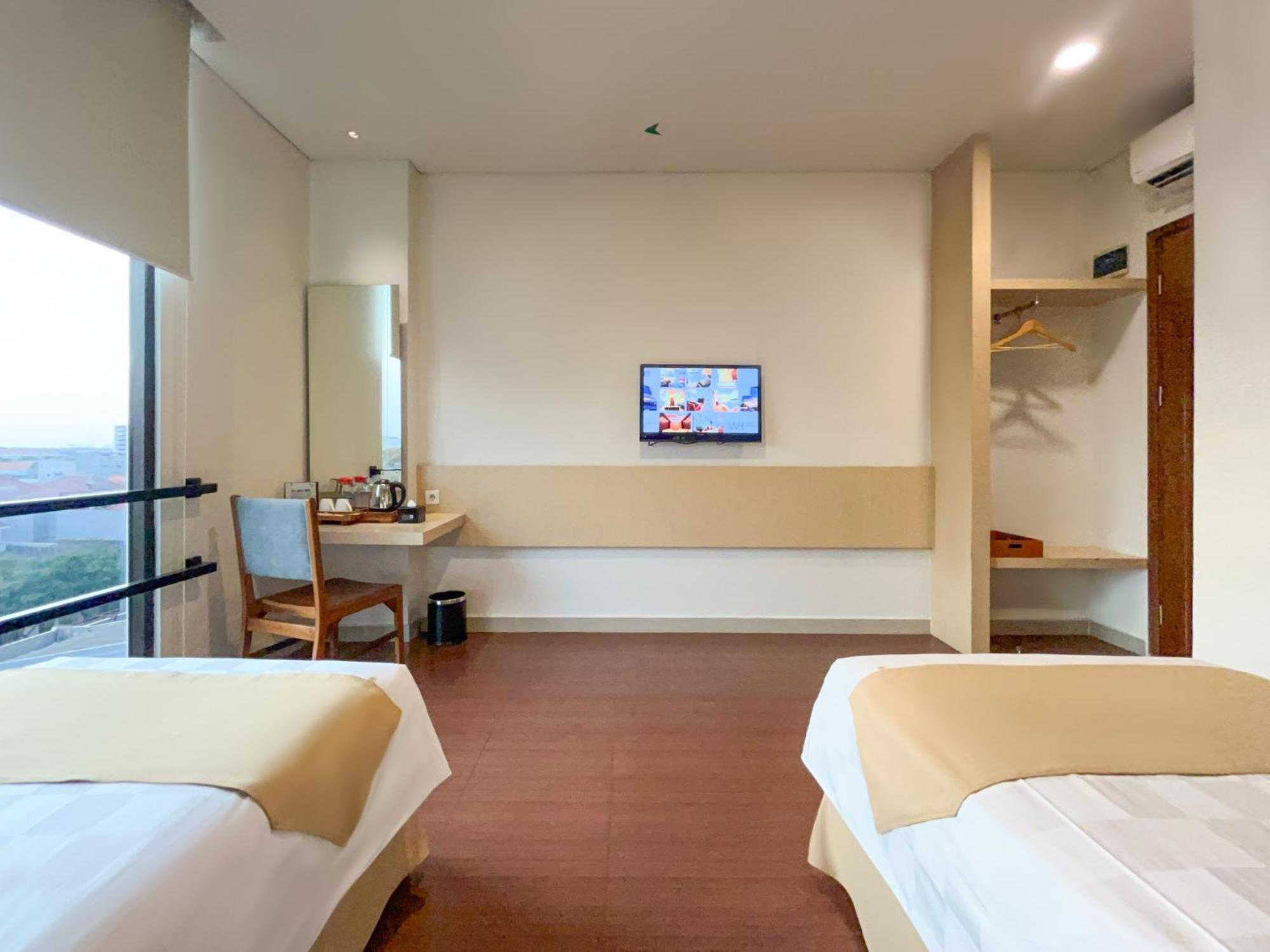 Hotel 88 Embong Malang Tunjungan Surabaya By Wh - Breakfast With The Best View On The Highest Floor And Strategic Location In The City Center Zewnętrze zdjęcie