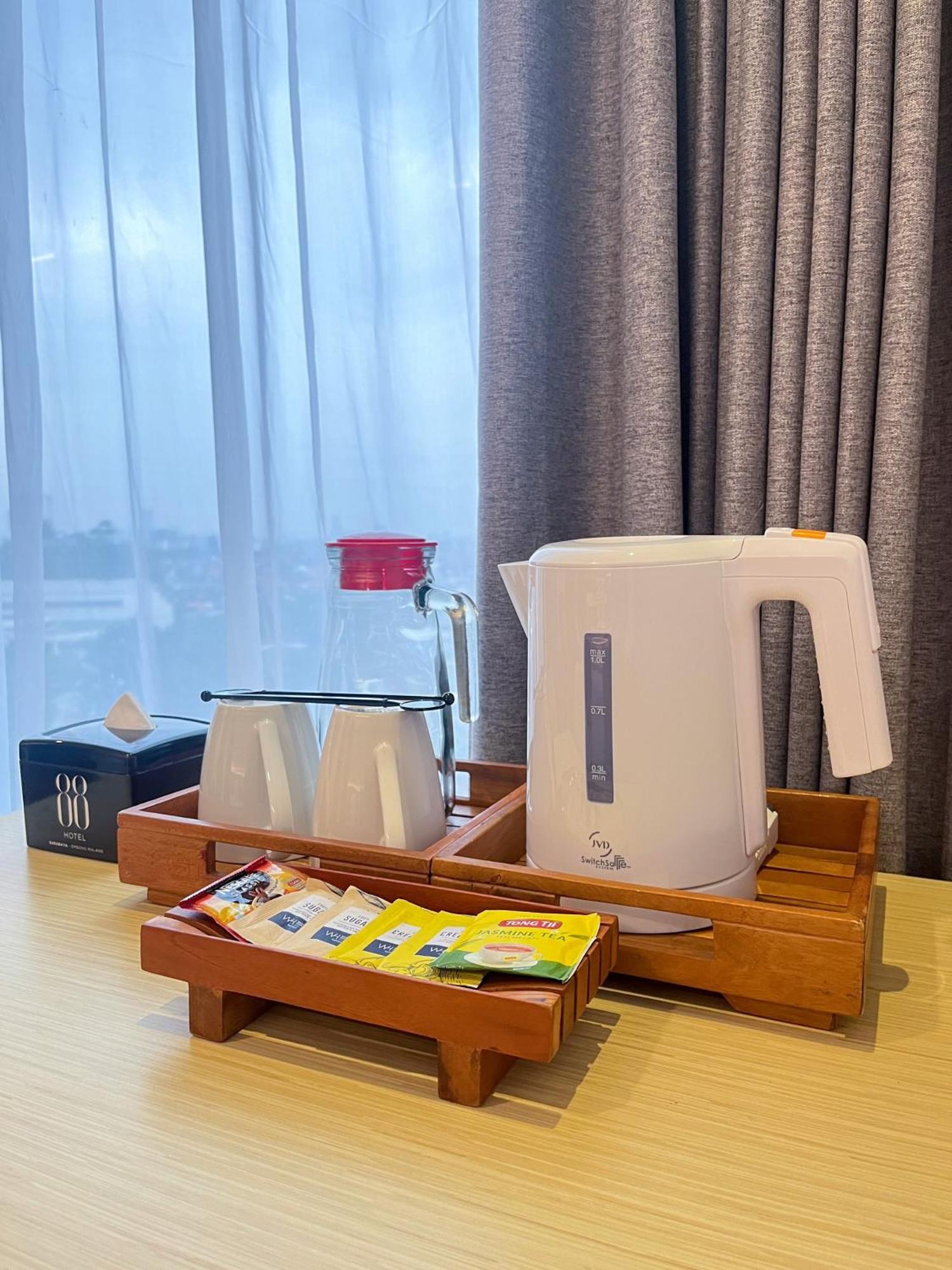 Hotel 88 Embong Malang Tunjungan Surabaya By Wh - Breakfast With The Best View On The Highest Floor And Strategic Location In The City Center Zewnętrze zdjęcie