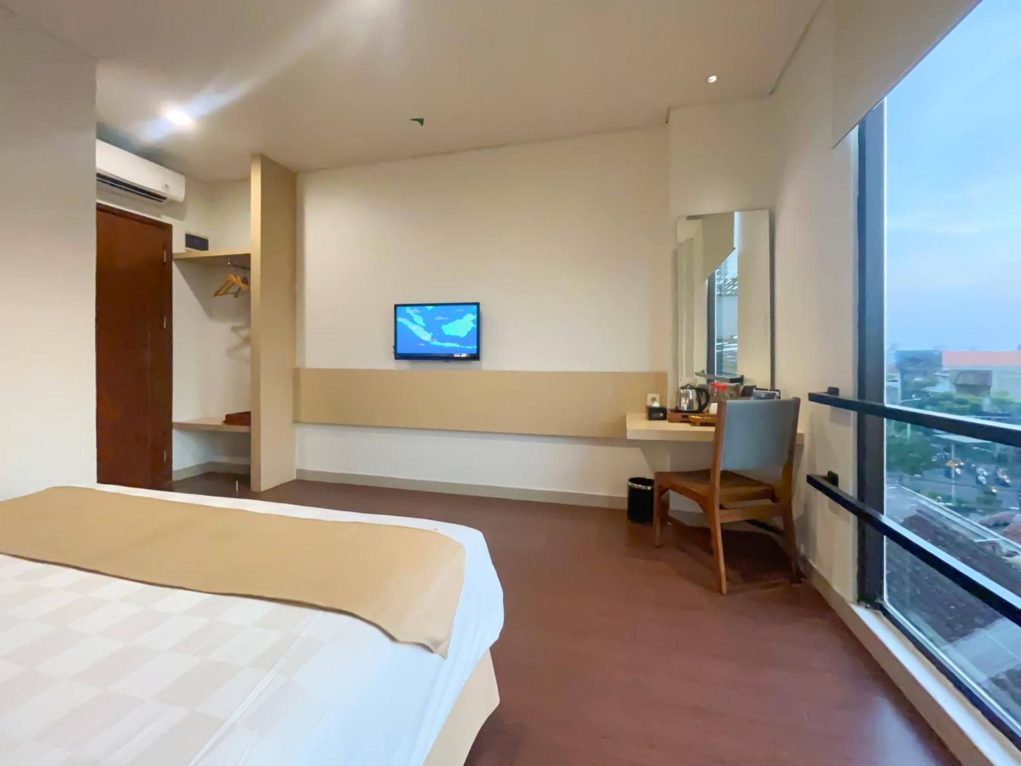 Hotel 88 Embong Malang Tunjungan Surabaya By Wh - Breakfast With The Best View On The Highest Floor And Strategic Location In The City Center Zewnętrze zdjęcie