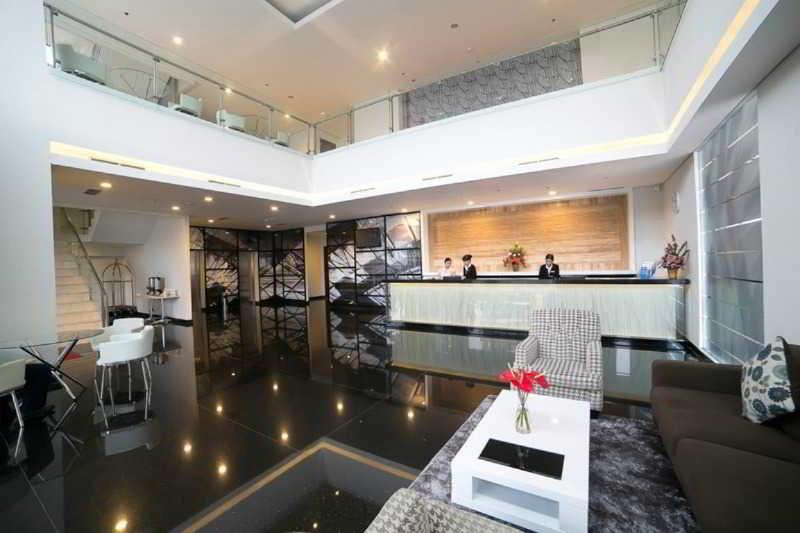 Hotel 88 Embong Malang Tunjungan Surabaya By Wh - Breakfast With The Best View On The Highest Floor And Strategic Location In The City Center Zewnętrze zdjęcie