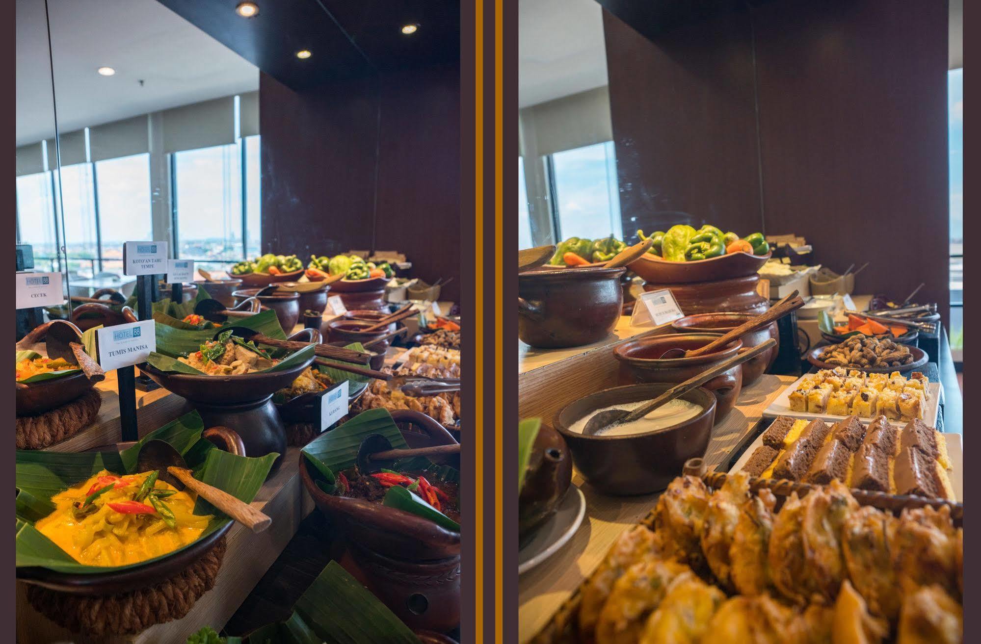 Hotel 88 Embong Malang Tunjungan Surabaya By Wh - Breakfast With The Best View On The Highest Floor And Strategic Location In The City Center Zewnętrze zdjęcie
